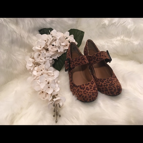 Leopard print pumps with buckle - Picture 2 of 5